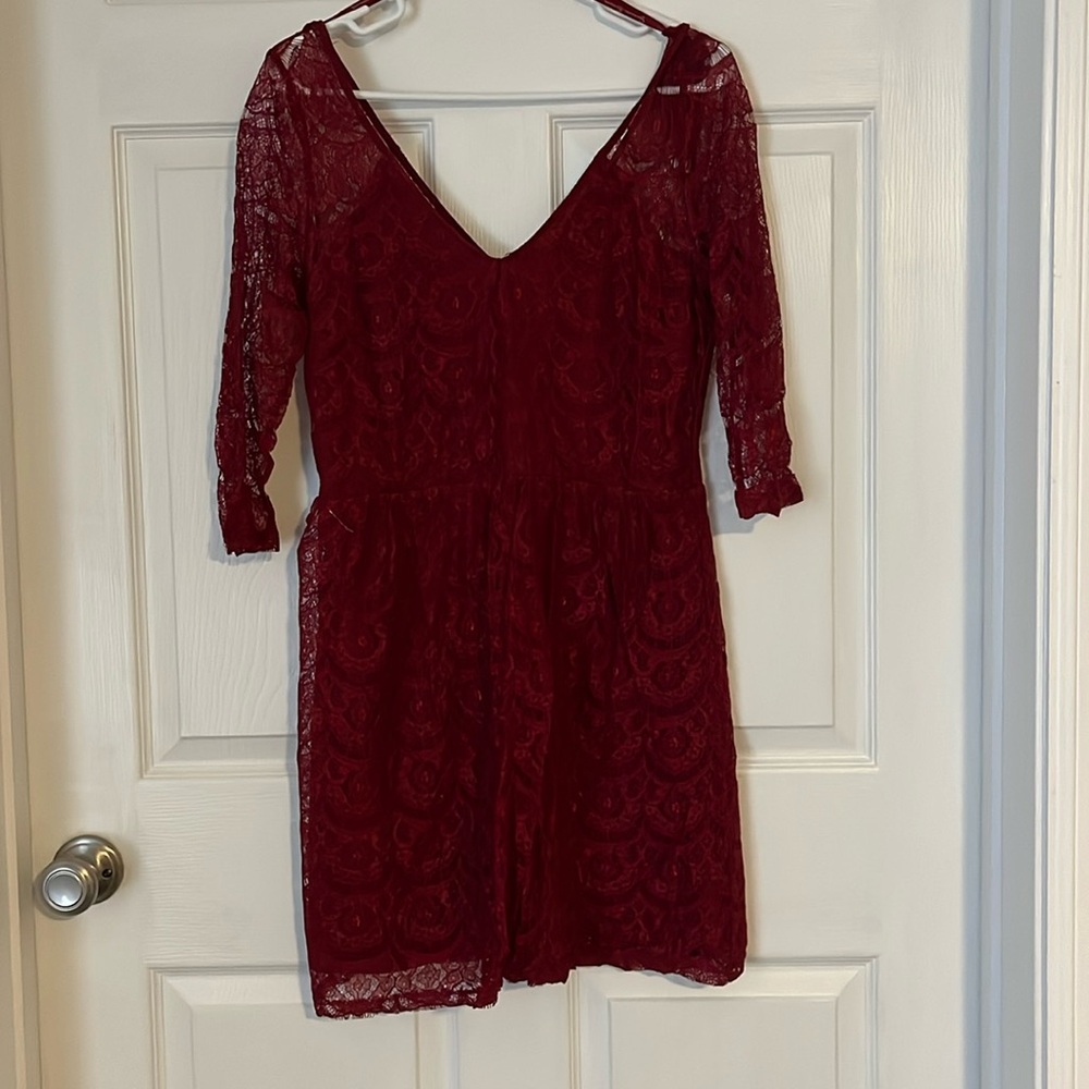 Jessica Simpson maroon holiday dresss